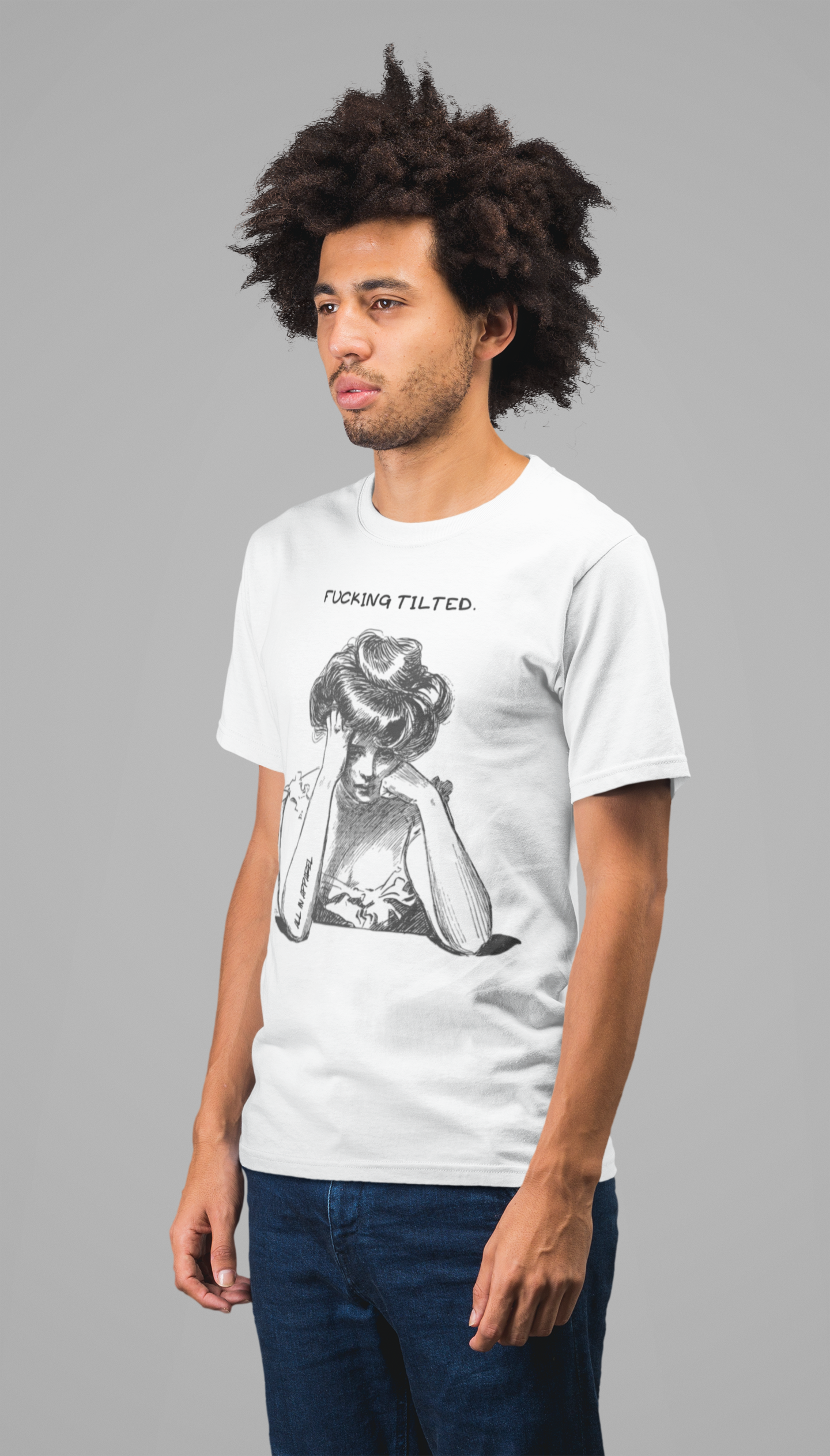 TILTED LADY TEE